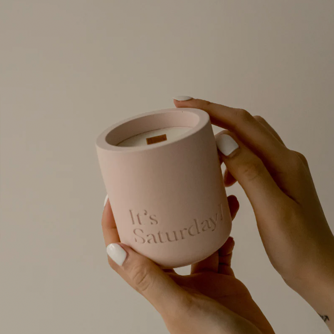 It's Saturday! No.003 熬夜成癮症 - 玫瑰粉水泥香氛蠟燭 Wooden Wick Candle \寵物友善 Pet-friendly/