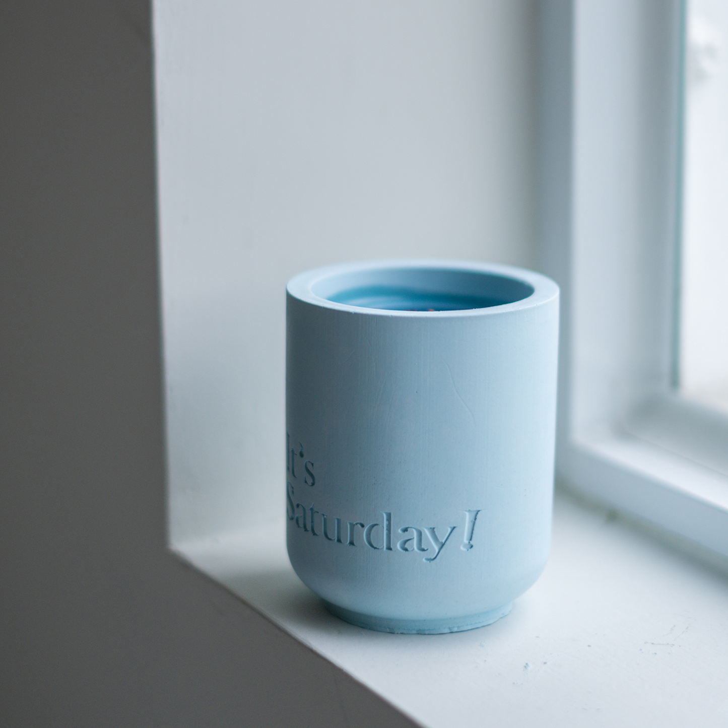 It's Saturday! No.004 假日賴床 - 寶寶藍水泥香氛蠟燭 Wooden Wick Candle