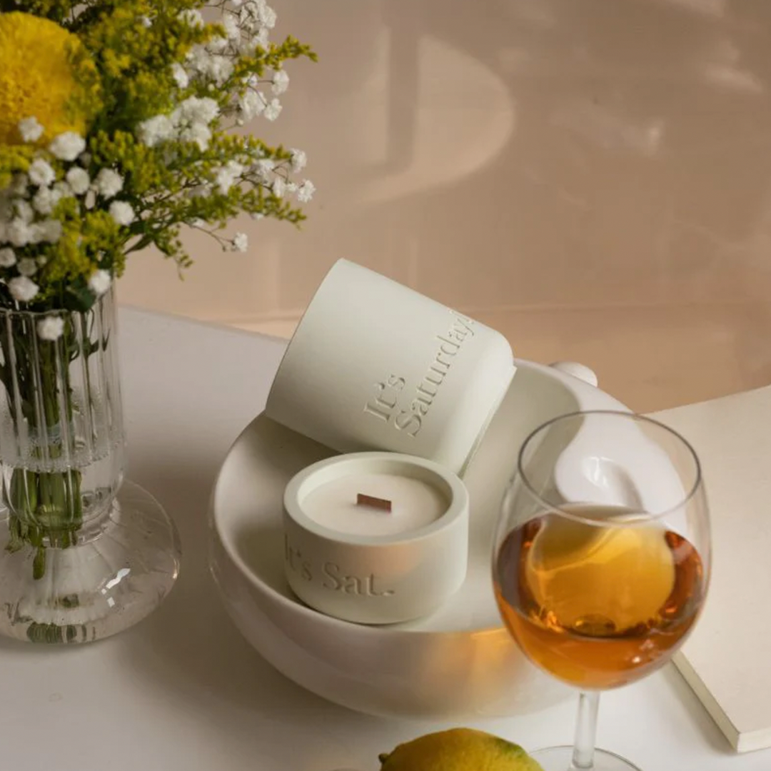 It's Saturday! No.008 酪日島嶼 - 酪梨綠水泥香氛蠟燭 Wooden Wick Candle