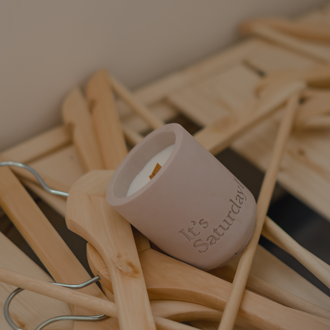It's Saturday! No.011 山居歲月 - 沙漠粉水泥香氛蠟燭 Wooden Wick Candle