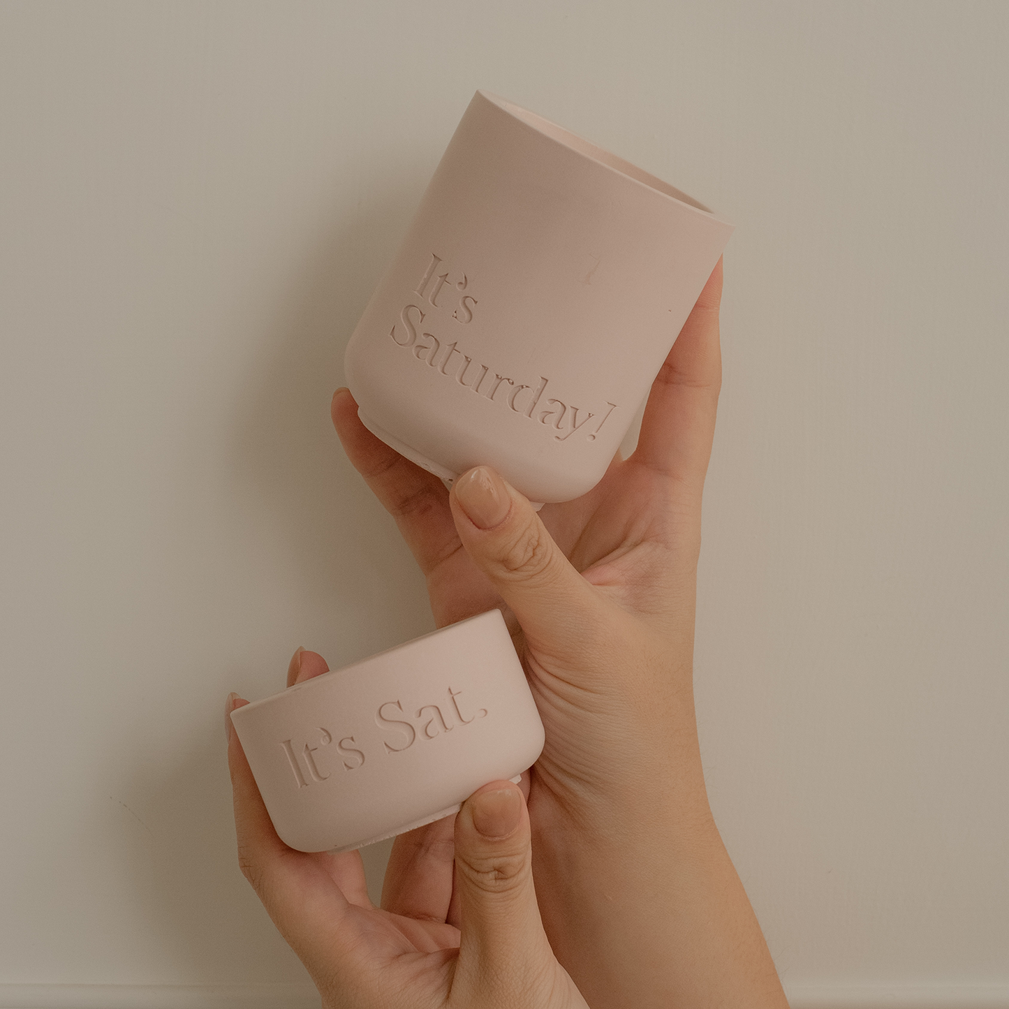 It's Saturday! No.012 逃進博物館 - 乾燥粉水泥香氛蠟燭 Wooden Wick Candle \寵物友善 Pet-friendly/