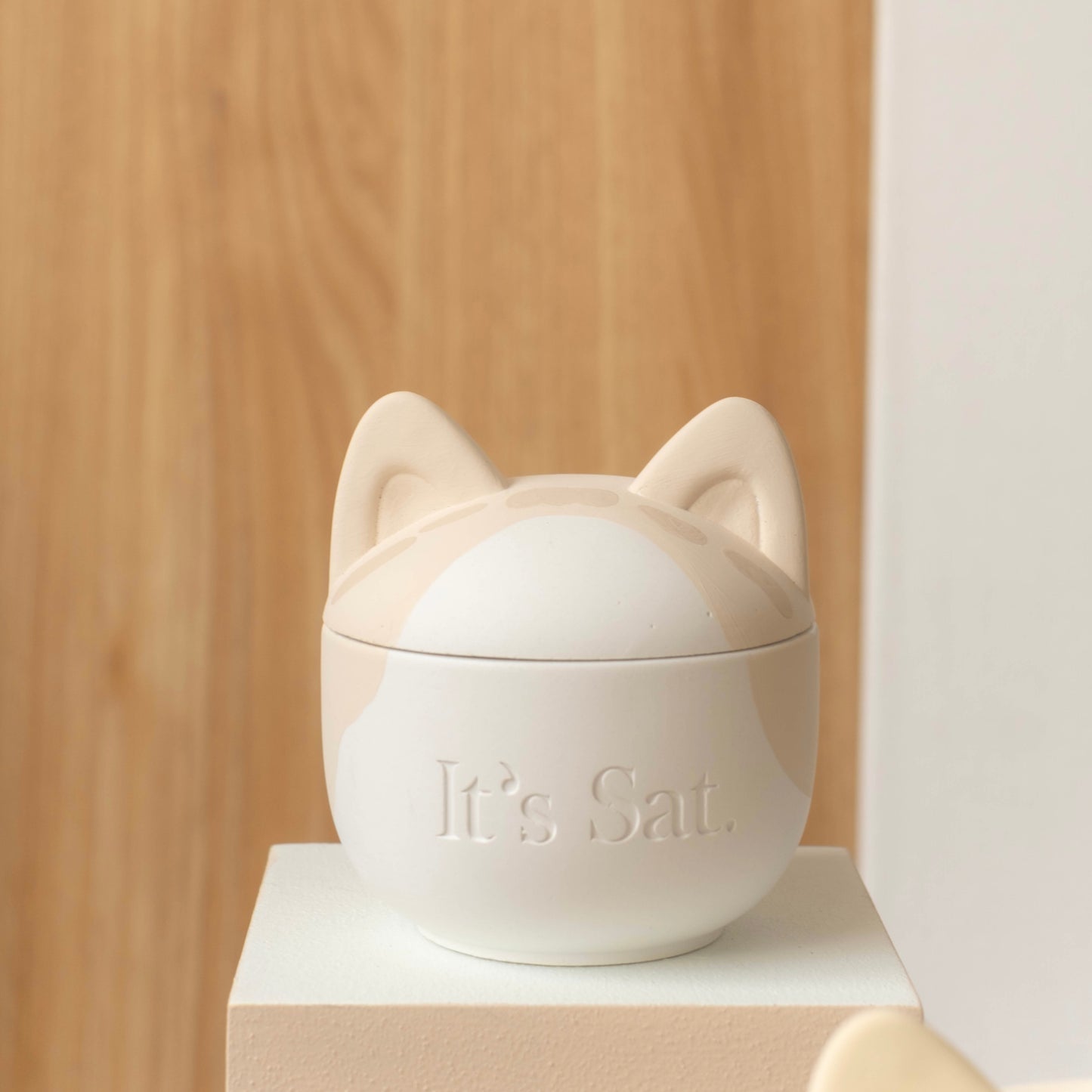 *PRE-ORDER* It's Saturday!【 Aibo 陪伴寵物系列 】限量貓耳朵手繪款 - 虎斑貓水泥香氛蠟燭 Wooden Wick Candle \寵物友善 Pet-friendly/