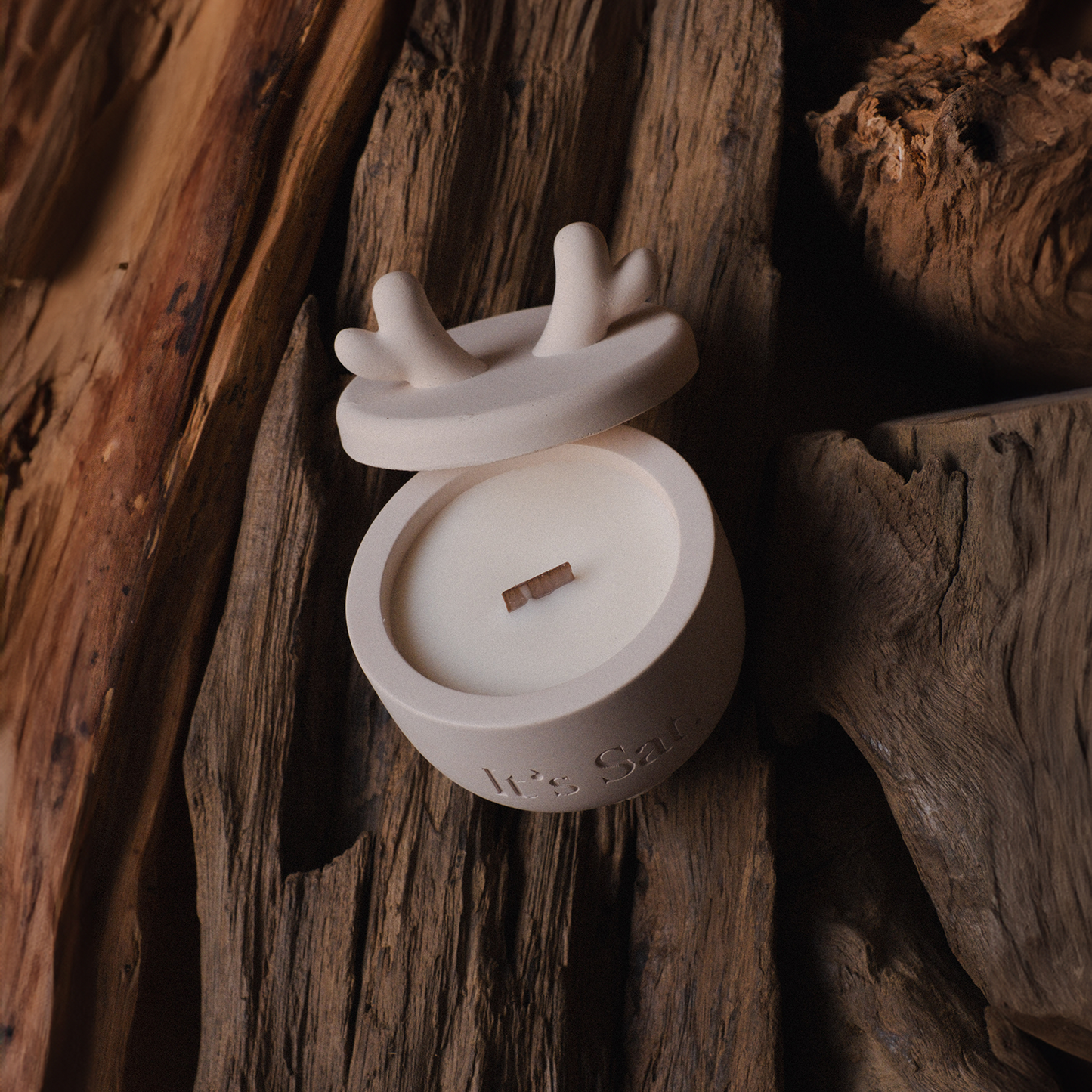 It's Saturday! 🎄聖誕限定鹿角款🦌木質調 - 斑比森林水泥香氛蠟燭 Wooden Wick Candle \寵物友善 Pet-friendly/