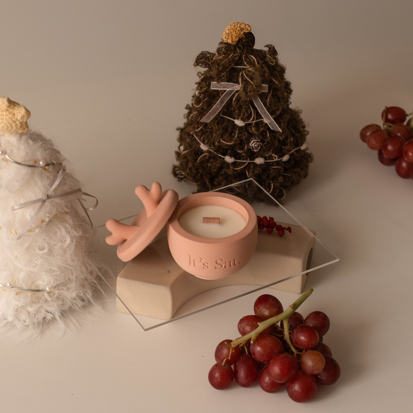 It's Saturday! 🎄聖誕限定鹿角款🦌花香木質調 - 暖冬聖誕紅水泥香氛蠟燭 Wooden Wick Candle \寵物友善 Pet-friendly/