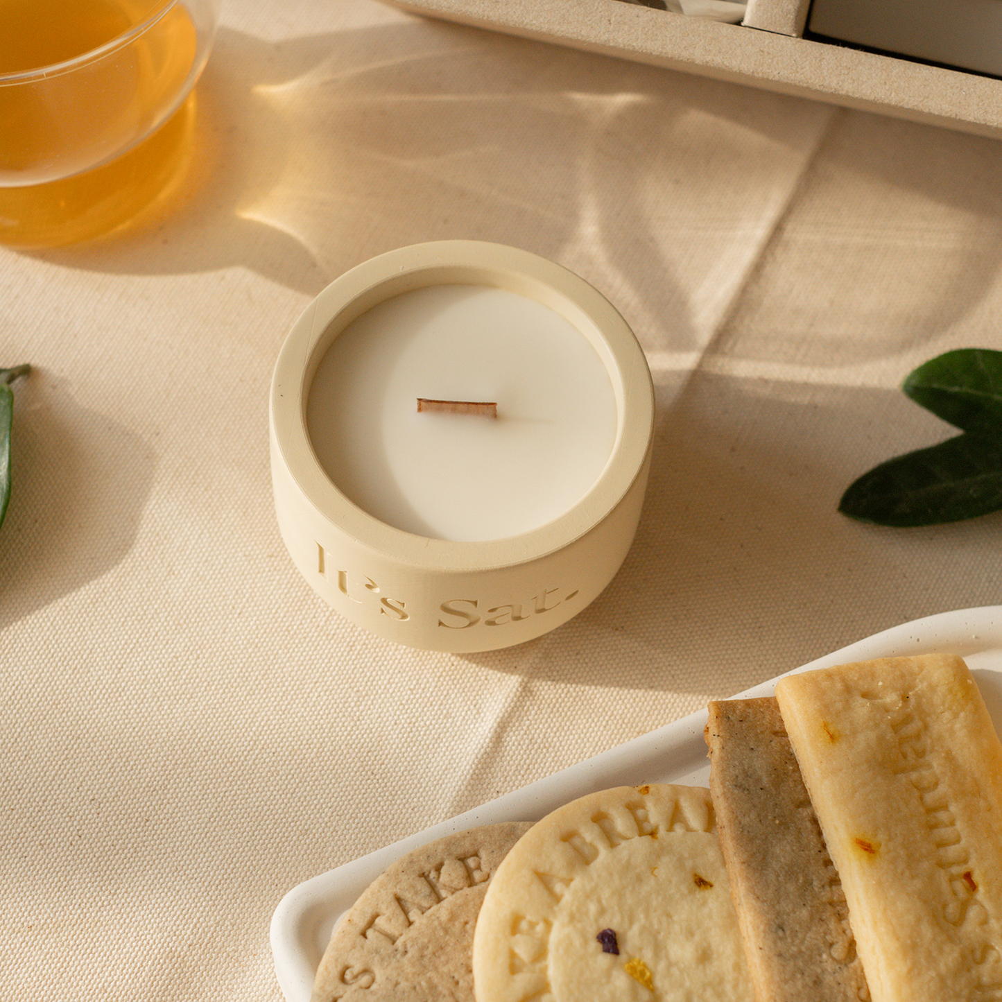 It's Saturday! BOOK 101 碧螺春 - 花好月圓水泥香氛蠟燭 Wooden Wick Candle