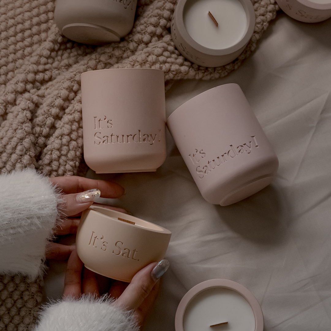 It's Saturday! No.003 熬夜成癮症 - 玫瑰粉水泥香氛蠟燭 Wooden Wick Candle \寵物友善 Pet-friendly/
