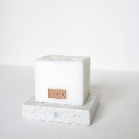 水磨石座 - White Terrazzo